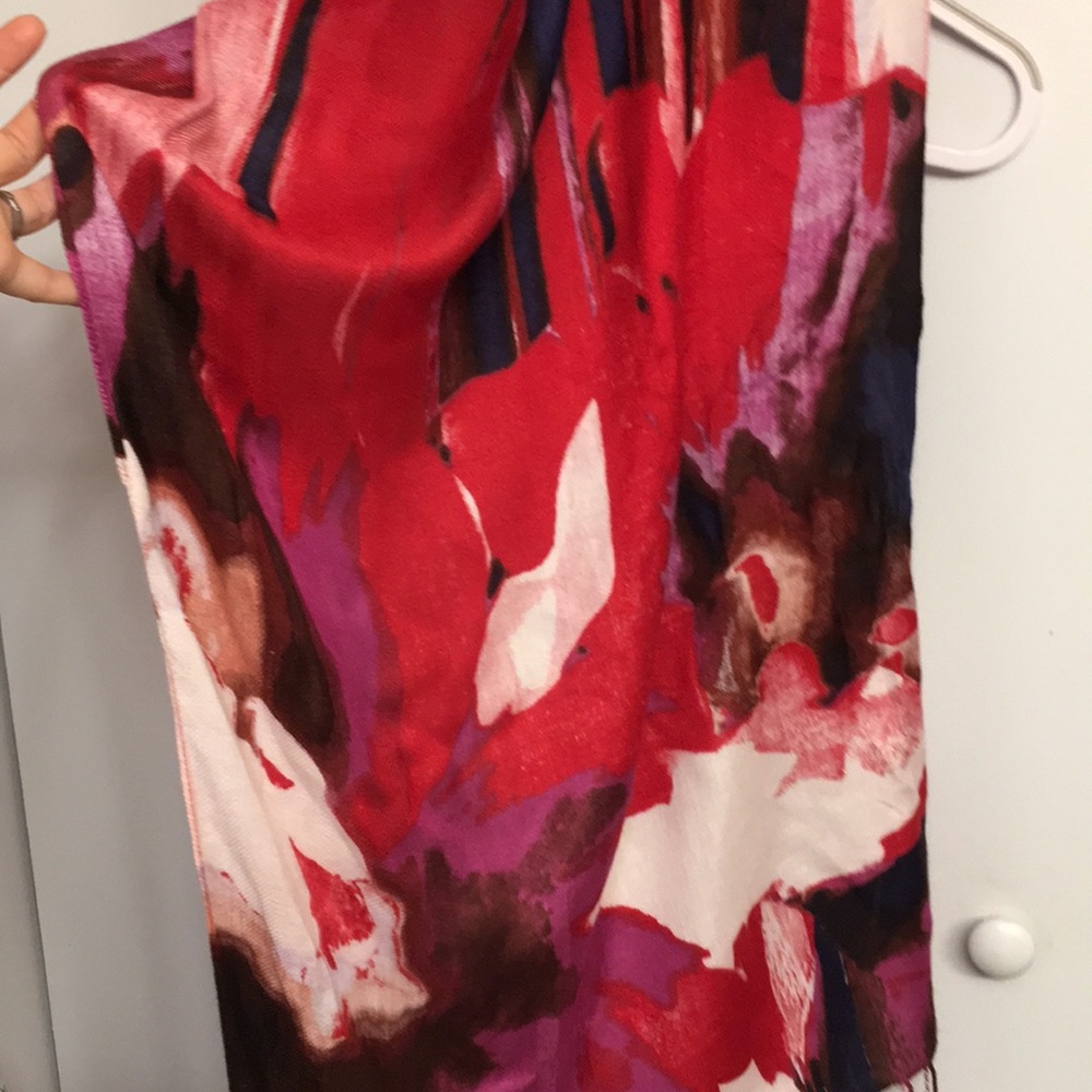 🧸NWT Amazing! Soft Rayon Scarf/Shawl - Picture 3 of 5